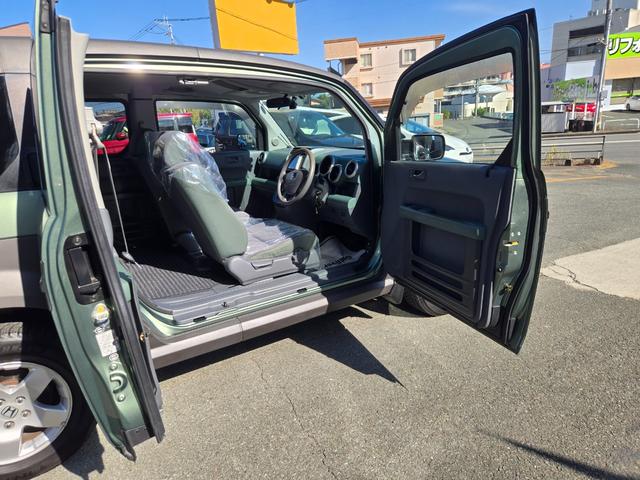 エレメント 　ベースグレード　４ＷＤ　ナビ　ＥＴＣ　ＨＩＤヘッドライト　観音開き　純正アルミホイール　キーレス　スペアキー　エンジンスターター　ドラレコ　取扱説明書　記録簿付（15枚目）