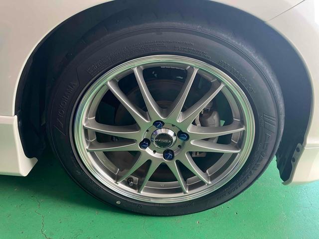 フィット ＲＳ　６速ＭＴ　ＥＴＣ　ナビ　アルミホイール　ＨＩＤ　電動格納ミラー　盗難防止システム　衝突安全ボディ　ＡＢＳ　ＣＤ　ＤＶＤ再生　Ｂｌｕｅｔｏｏｔｈ　エアコン　パワーステアリング　パワーウィンドウ（20枚目）