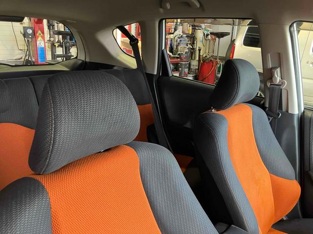 フィット ＲＳ　６速ＭＴ　ＥＴＣ　ナビ　アルミホイール　ＨＩＤ　電動格納ミラー　盗難防止システム　衝突安全ボディ　ＡＢＳ　ＣＤ　ＤＶＤ再生　Ｂｌｕｅｔｏｏｔｈ　エアコン　パワーステアリング　パワーウィンドウ（53枚目）