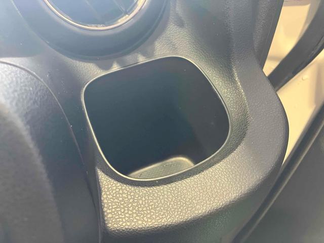 フィット ＲＳ　６速ＭＴ　ＥＴＣ　ナビ　アルミホイール　ＨＩＤ　電動格納ミラー　盗難防止システム　衝突安全ボディ　ＡＢＳ　ＣＤ　ＤＶＤ再生　Ｂｌｕｅｔｏｏｔｈ　エアコン　パワーステアリング　パワーウィンドウ（57枚目）