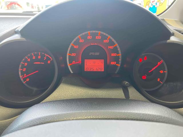 フィット ＲＳ　６速ＭＴ　ＥＴＣ　ナビ　アルミホイール　ＨＩＤ　電動格納ミラー　盗難防止システム　衝突安全ボディ　ＡＢＳ　ＣＤ　ＤＶＤ再生　Ｂｌｕｅｔｏｏｔｈ　エアコン　パワーステアリング　パワーウィンドウ（59枚目）