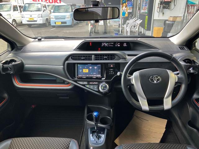 アクア X-アーバン バックカメラ ナビ TV アルミホイール オートライト スマートキー 電動格納ミラー シートヒーター CVT 衝突安全ボディ ABS ESC CD USB ミュージックプレイヤー接続可(2枚目)