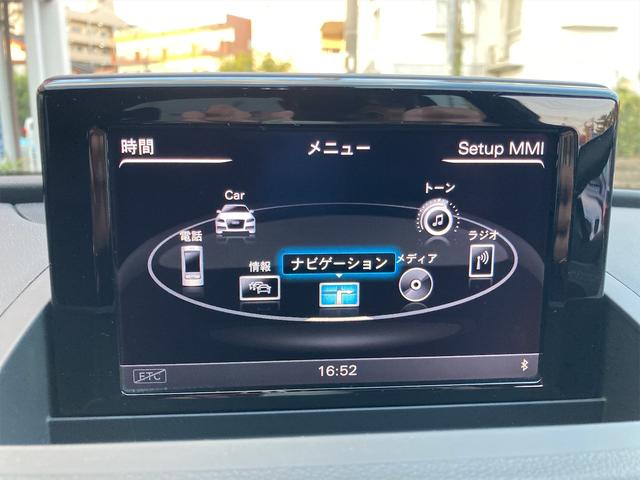 Ｑ３ ２．０ＴＦＳＩクワトロ２１１ＰＳ　バックカメラ　クリアランスソナー　ナビ　オートライト　電動リアゲート　アルミホイール　スマートキー　アイドリングストップ　電動格納ミラー　ＣＶＴ　ＣＤ　Ｂｌｕｅｔｏｏｔｈ　ＥＳＣ　エアコン（6枚目）