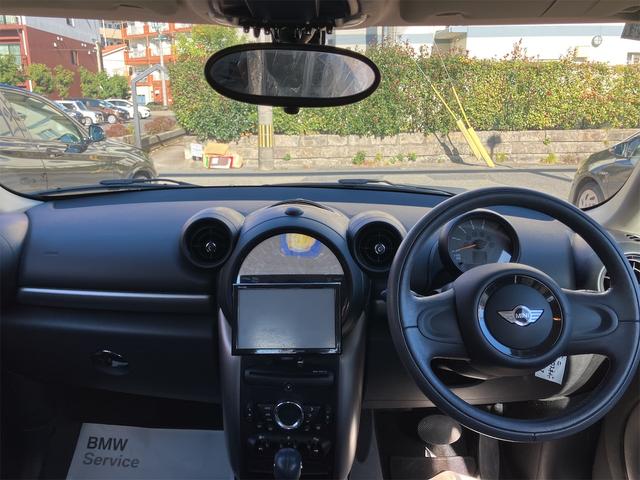 MINI クーパーD クロスオーバー ワンオーナー HIDヘッドライト クリアランスソナーナビ バックカメラ スペアキー(2枚目)