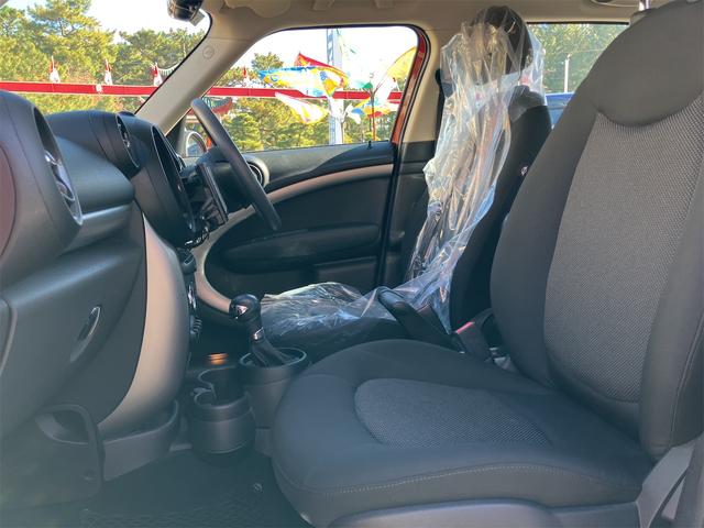 MINI クーパーD クロスオーバー ワンオーナー HIDヘッドライト クリアランスソナーナビ バックカメラ スペアキー(35枚目)