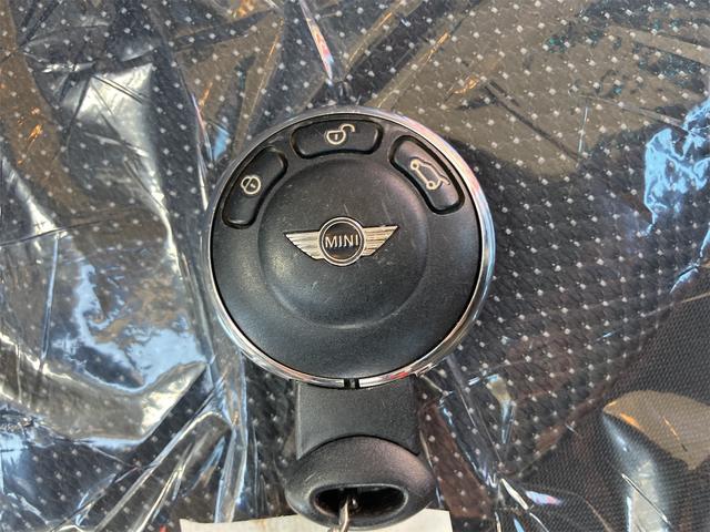 MINI クーパーD クロスオーバー ワンオーナー HIDヘッドライト クリアランスソナーナビ バックカメラ スペアキー(59枚目)