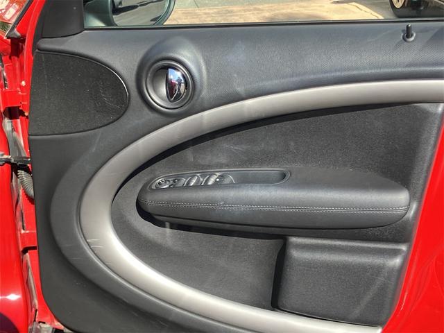 MINI クーパーD クロスオーバー ワンオーナー HIDヘッドライト クリアランスソナーナビ バックカメラ スペアキー(63枚目)