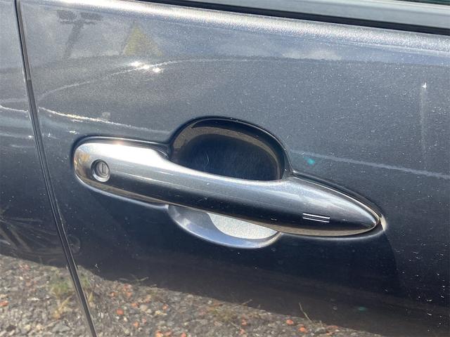 プリウス S ETC レーンアシスト オートクルーズコントロール バックカメラ ナビ TV アルミホイール オートマチックハイビーム オートライト LEDヘッドランプ CVT スマートキー 電動格納ミラー(25枚目)