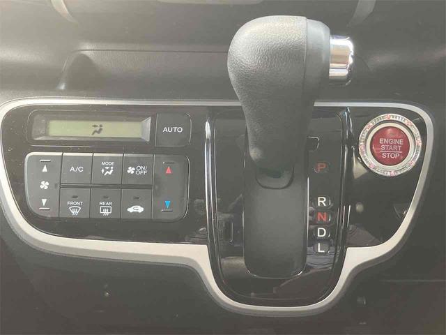 N-BOXカスタム G・Lパッケージ 両側スライド・片側電動 オートライト HID スマートキー アイドリングストップ 電動格納ミラー ベンチシート CVT 盗難防止システム ABS ESC CD ミュージックプレイヤー接続可(7枚目)