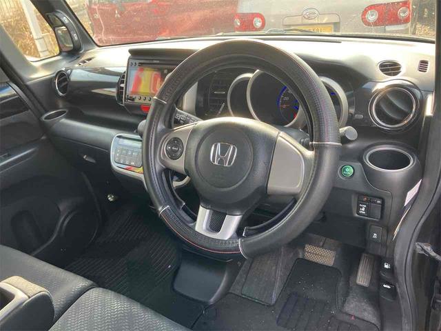 N-BOXカスタム G・Lパッケージ 両側スライド・片側電動 オートライト HID スマートキー アイドリングストップ 電動格納ミラー ベンチシート CVT 盗難防止システム ABS ESC CD ミュージックプレイヤー接続可(35枚目)