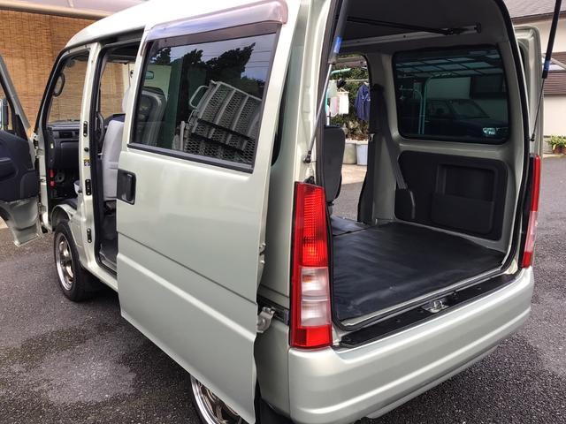 サンバーバン ディアスＳＣ５ＭＴ　４ＷＤ　サンバーディアススーパーチャージャー　５ＭＴ　切替式４ＷＤ　ＴＶ　ＥＴＣ　ＬＥＤヘッドライト　フォグ付き　リアスポ付き　社外ホイール（23枚目）