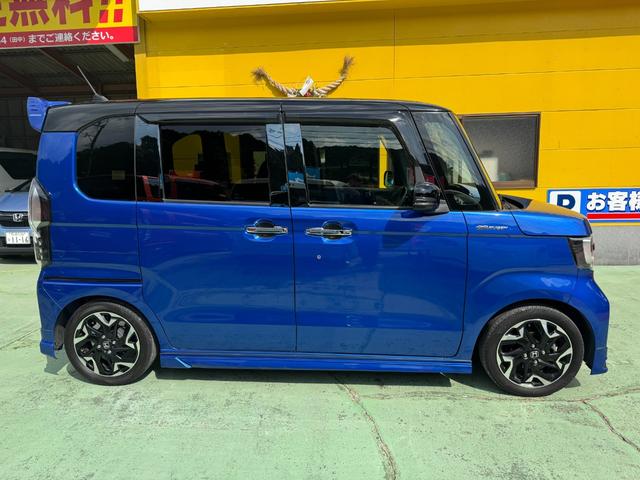 N-BOXカスタム G・EXターボホンダセンシング 無限フルエアロ マフラー バイザー 純正8インチナビ バックカメラ 純正15インチアルミ 両側パワスラ シートカバー ステアリングスイッチ クルコン LEDヘッドライト フォグランプ スマートキー(9枚目)