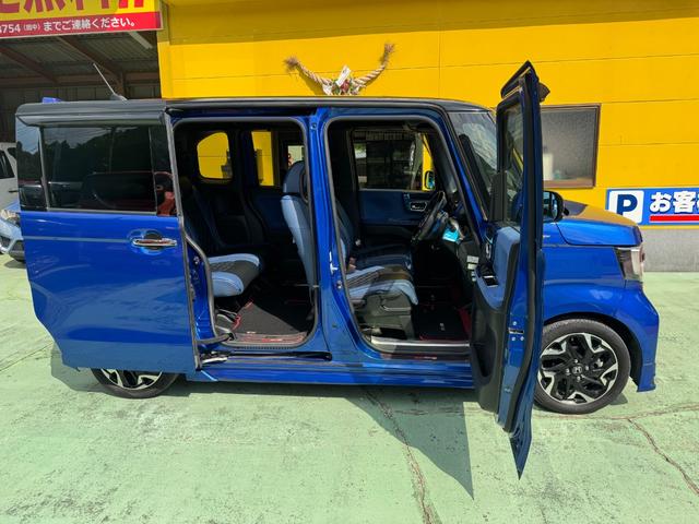 N-BOXカスタム G・EXターボホンダセンシング 無限フルエアロ マフラー バイザー 純正8インチナビ バックカメラ 純正15インチアルミ 両側パワスラ シートカバー ステアリングスイッチ クルコン LEDヘッドライト フォグランプ スマートキー(10枚目)