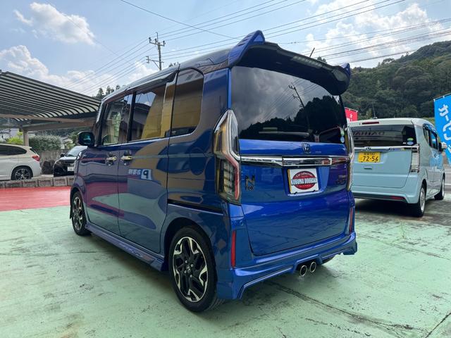 N-BOXカスタム G・EXターボホンダセンシング 無限フルエアロ マフラー バイザー 純正8インチナビ バックカメラ 純正15インチアルミ 両側パワスラ シートカバー ステアリングスイッチ クルコン LEDヘッドライト フォグランプ スマートキー(16枚目)