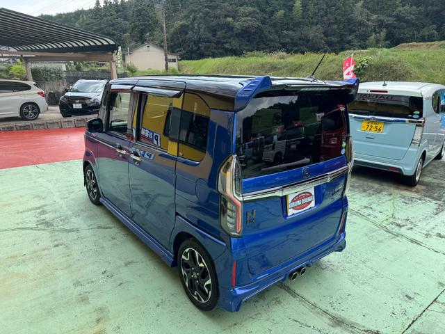 N-BOXカスタム G・EXターボホンダセンシング 無限フルエアロ マフラー バイザー 純正8インチナビ バックカメラ 純正15インチアルミ 両側パワスラ シートカバー ステアリングスイッチ クルコン LEDヘッドライト フォグランプ スマートキー(17枚目)