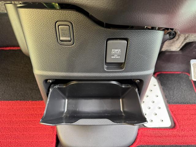 N-BOXカスタム G・EXターボホンダセンシング 無限フルエアロ マフラー バイザー 純正8インチナビ バックカメラ 純正15インチアルミ 両側パワスラ シートカバー ステアリングスイッチ クルコン LEDヘッドライト フォグランプ スマートキー(68枚目)