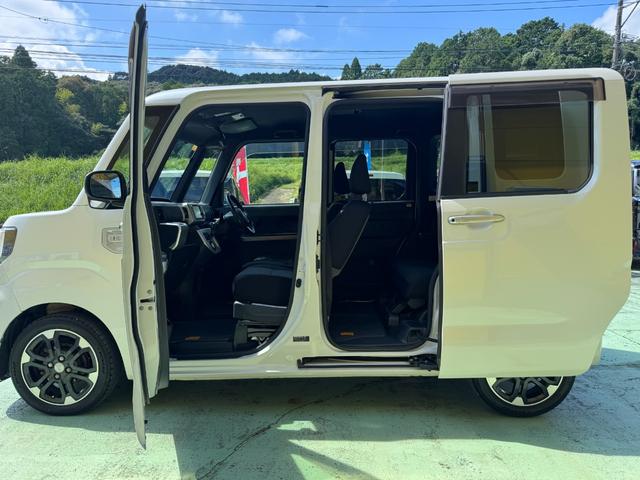 基本保証としては長期の６ヶ月・６，０００ｋｍ保証が付きます。多くの項目をしっかり点検整備し、交換が必要と判断した部品は交換し納車致しますので、安心してお乗り頂けます。長期の保証期間は自信の表れです。