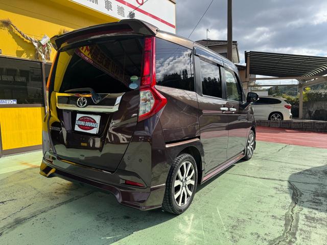 ルーミー カスタムＧ－Ｔ　純正９インチナビ　フルセグ　バックカメラ　両側パワスラ　純正ドラレコ　ＴＲＤフルエアロ　ＬＥＤヘッドライト　フォグランプ　純正１５インチアルミ　ビルトインＥＴＣ　スマートキー　プッシュスタート（11枚目）