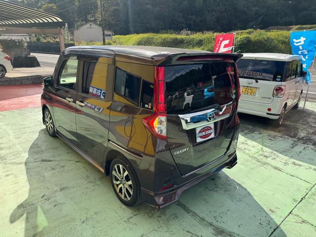 ルーミー カスタムＧ－Ｔ　純正９インチナビ　フルセグ　バックカメラ　両側パワスラ　純正ドラレコ　ＴＲＤフルエアロ　ＬＥＤヘッドライト　フォグランプ　純正１５インチアルミ　ビルトインＥＴＣ　スマートキー　プッシュスタート（17枚目）