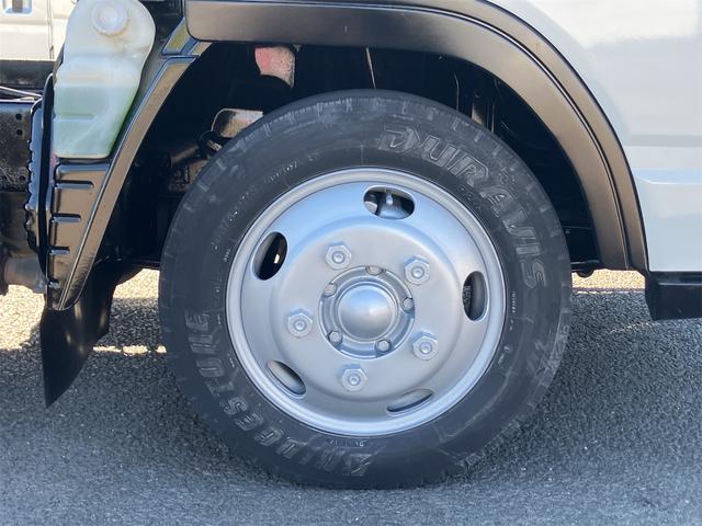 キャンター ダンプ　２．０ｔ　５速ＭＴ　後輪ダブル　エアコン　パワーステアリング　パワーウィンドウ　運転席エアバッグ（10枚目）