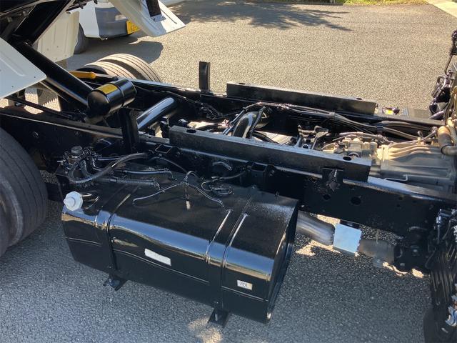 キャンター ダンプ　２．０ｔ　５速ＭＴ　後輪ダブル　エアコン　パワーステアリング　パワーウィンドウ　運転席エアバッグ（11枚目）