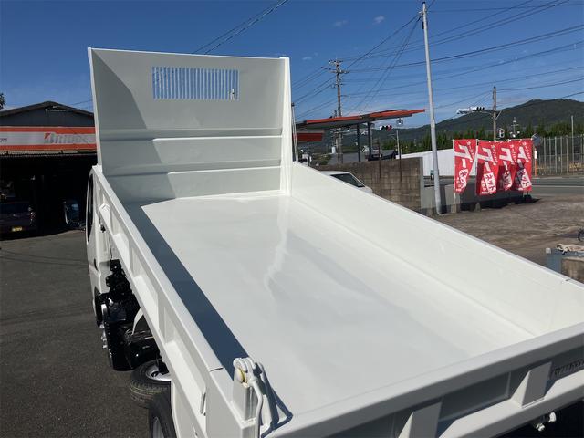 キャンター ダンプ　２．０ｔ　５速ＭＴ　後輪ダブル　エアコン　パワーステアリング　パワーウィンドウ　運転席エアバッグ（24枚目）