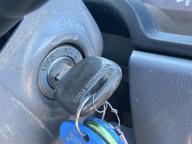 キャンター ダンプ　２．０ｔ　５速ＭＴ　後輪ダブル　エアコン　パワーステアリング　パワーウィンドウ　運転席エアバッグ（49枚目）