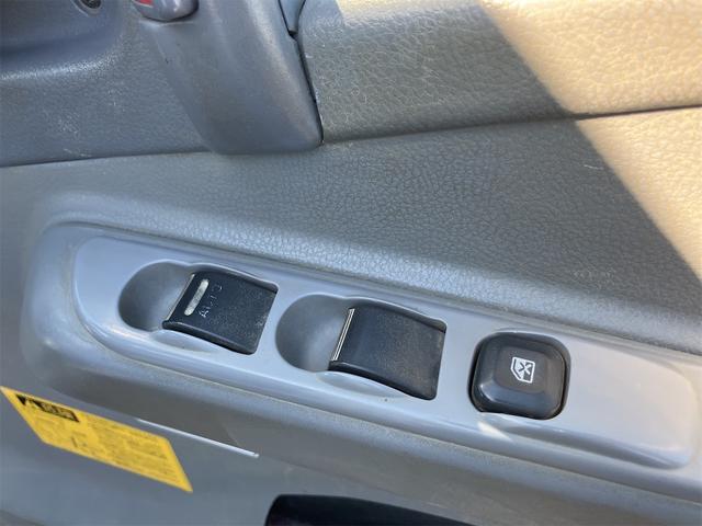 キャンター ダンプ　２．０ｔ　５速ＭＴ　後輪ダブル　エアコン　パワーステアリング　パワーウィンドウ　運転席エアバッグ（54枚目）