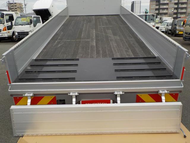 ファイター 　標準幅　増トンセルフクレーン　４段ラジコン　タダノ製ハイジャッキ　７．２トン積み　未使用　ターボ　衝突軽減ブレーキ　横滑り防止装置　ＥＴＣ　キーレス　フロントフォグランプ　三方開　後輪ダブル　ベッド付（12枚目）