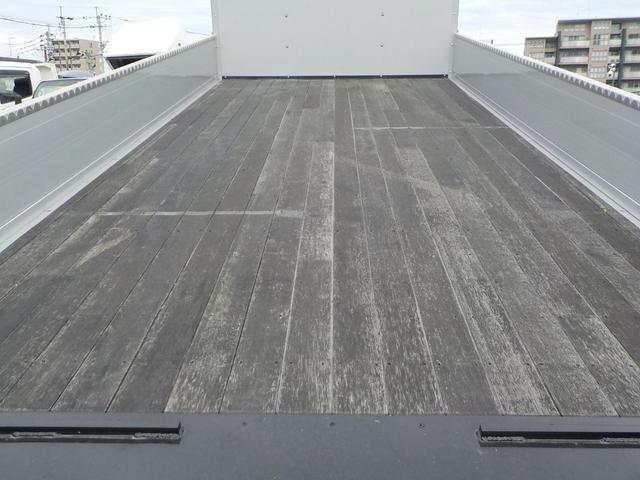 ファイター 　標準幅　増トンセルフクレーン　４段ラジコン　タダノ製ハイジャッキ　７．２トン積み　未使用　ターボ　衝突軽減ブレーキ　横滑り防止装置　ＥＴＣ　キーレス　フロントフォグランプ　三方開　後輪ダブル　ベッド付（15枚目）