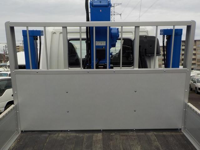 ファイター 　標準幅　増トンセルフクレーン　４段ラジコン　タダノ製ハイジャッキ　７．２トン積み　未使用　ターボ　衝突軽減ブレーキ　横滑り防止装置　ＥＴＣ　キーレス　フロントフォグランプ　三方開　後輪ダブル　ベッド付（16枚目）