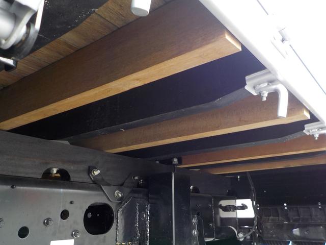 ファイター 　標準幅　増トンセルフクレーン　４段ラジコン　タダノ製ハイジャッキ　７．２トン積み　未使用　ターボ　衝突軽減ブレーキ　横滑り防止装置　ＥＴＣ　キーレス　フロントフォグランプ　三方開　後輪ダブル　ベッド付（28枚目）