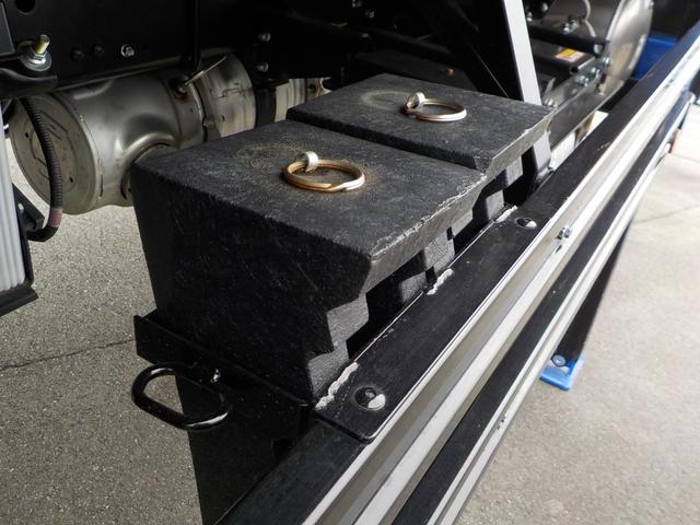 ファイター 　標準幅　増トンセルフクレーン　４段ラジコン　タダノ製ハイジャッキ　７．２トン積み　未使用　ターボ　衝突軽減ブレーキ　横滑り防止装置　ＥＴＣ　キーレス　フロントフォグランプ　三方開　後輪ダブル　ベッド付（32枚目）