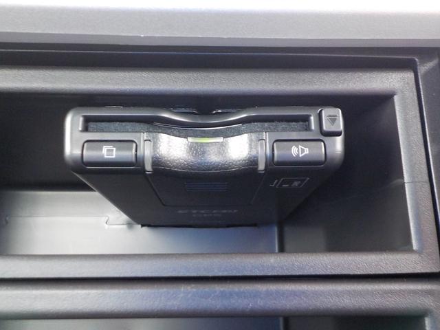 ファイター 　標準幅　増トンセルフクレーン　４段ラジコン　タダノ製ハイジャッキ　７．２トン積み　未使用　ターボ　衝突軽減ブレーキ　横滑り防止装置　ＥＴＣ　キーレス　フロントフォグランプ　三方開　後輪ダブル　ベッド付（47枚目）