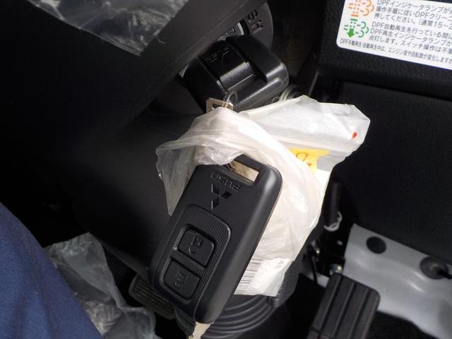 ファイター 　標準幅　増トンセルフクレーン　４段ラジコン　タダノ製ハイジャッキ　７．２トン積み　未使用　ターボ　衝突軽減ブレーキ　横滑り防止装置　ＥＴＣ　キーレス　フロントフォグランプ　三方開　後輪ダブル　ベッド付（48枚目）