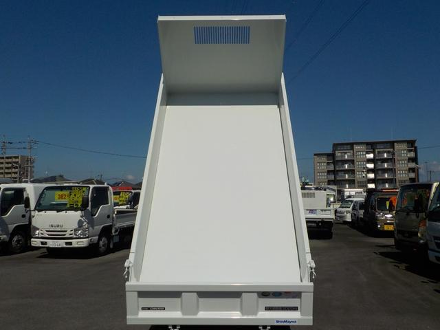 キャンター 3tダンプ 全低床強化 新明和 5MT ターボ 衝突軽減ブレーキ 横滑り防止 バックカメラ 障害物センサー スマートキー キーレス フロントフォグランプ 三方開 後輪ダブル(10枚目)
