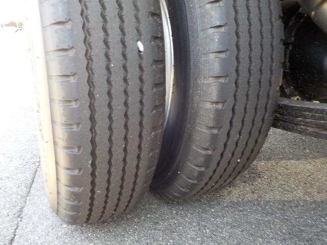 キャンター 3tダンプ 全低床強化 新明和 5MT ターボ 衝突軽減ブレーキ 横滑り防止 バックカメラ 障害物センサー スマートキー キーレス フロントフォグランプ 三方開 後輪ダブル(24枚目)