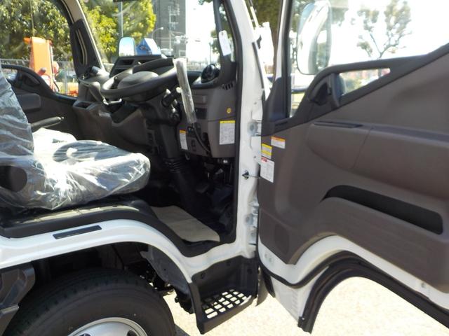 キャンター 3tダンプ 全低床強化 新明和 5MT ターボ 衝突軽減ブレーキ 横滑り防止 バックカメラ 障害物センサー スマートキー キーレス フロントフォグランプ 三方開 後輪ダブル(27枚目)