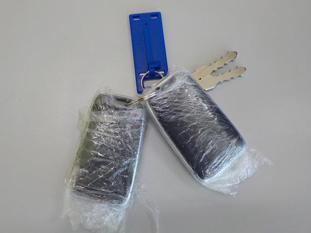 キャンター 3tダンプ 全低床強化 新明和 5MT ターボ 衝突軽減ブレーキ 横滑り防止 バックカメラ 障害物センサー スマートキー キーレス フロントフォグランプ 三方開 後輪ダブル(42枚目)