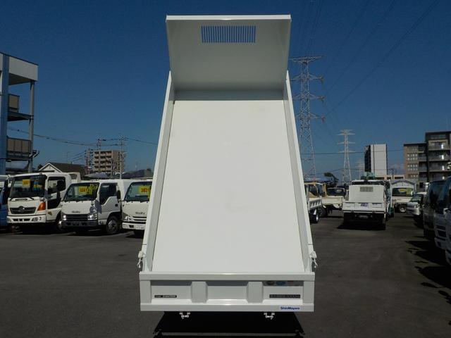 キャンター 3tダンプ 全低床強化 新明和 5MT ターボ 衝突軽減ブレーキ 横滑り防止 バックカメラ 障害物センサー スマートキー キーレス フロントフォグランプ 三方開 後輪ダブル(10枚目)