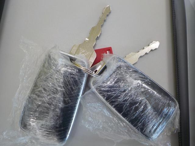 キャンター 3tダンプ 全低床強化 新明和 5MT ターボ 衝突軽減ブレーキ 横滑り防止 バックカメラ 障害物センサー スマートキー キーレス フロントフォグランプ 三方開 後輪ダブル(39枚目)