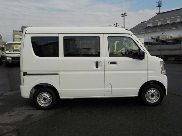 ＮＶ１００クリッパーバン 　バン６６０ＤＸハイルーフＡＴ届出済　未使用車　衝突軽減ブレーキ　両側スライドドア　プライバシーガラス　キーレス　バックソナー　横滑り防止装置　障害物センサーレーンキープアシスト　ＡＢＳ（4枚目）