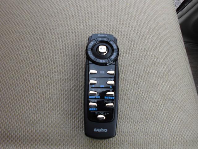 130i Cパッケージ HIDセレクション パワースライドドア HDDナビ テレビ ウォークスルー HIDライト キーレス ワンオーナー オートエアコン 電動格納ミラー プライバシーガラス バニティミラー コラムオートマチック車 基本フル装備(29枚目)