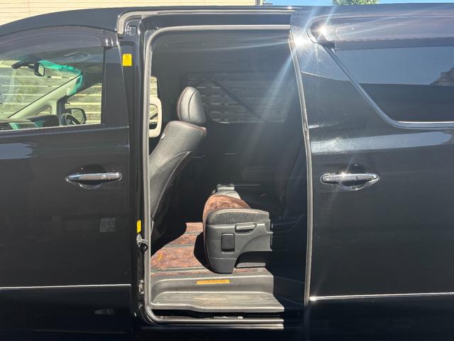 アルファード 240S タイプゴールド バックカメラ ナビ TV クリアランスソナー オートクルーズコントロール 両側電動スライドドア オートライト HID 電動リアゲート スマートキー 電動格納ミラー 後席モニター CVT アルミホイール(36枚目)