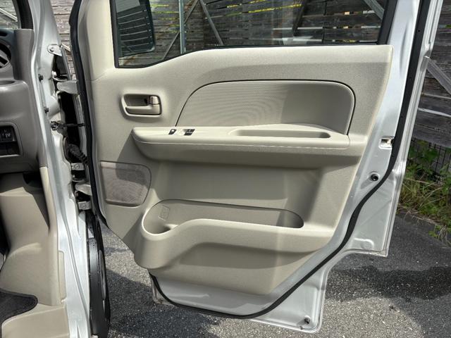 エブリイ ＰＣ　両側スライドドア　キーレスエントリー　ＡＴ　盗難防止システム　ＡＢＳ　衝突安全ボディ　エアコン　パワーステアリング　パワーウィンドウ　運転席エアバッグ　助手席エアバッグ（27枚目）