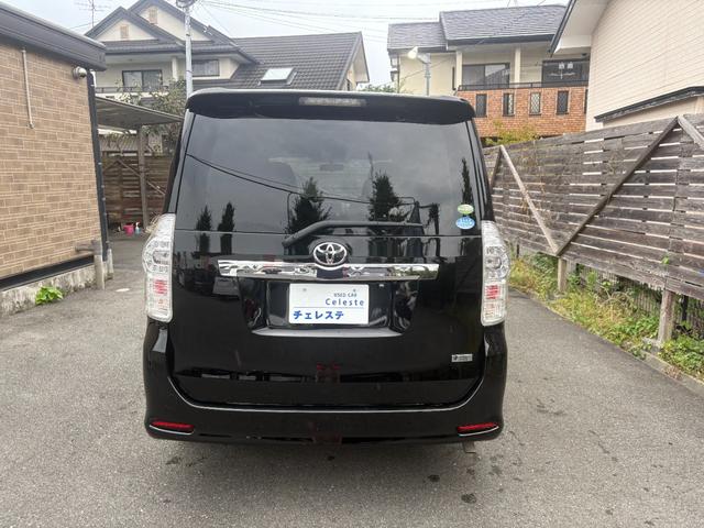 ヴォクシー ＺＳ　煌ＩＩ　両側電動スライドドア・ナビ・ＴＶ・バックカメラ・Ｂｌｕｅｔｏｏｔｈオーディオ・ＥＴＣ・パドルシフト・ＨＩＤ・１６インチアルミホイールナビ　両側電動スライドドア　オートライト　ＨＩＤ　スマートキー（16枚目）