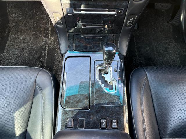 クラウン アスリート オートクルーズコントロール ナビ アルミホイール オートライト HID AT シートヒーター スマートキー 電動格納ミラー 盗難防止システム パワーシート CD MD 衝突安全ボディ ABS ESC(6枚目)