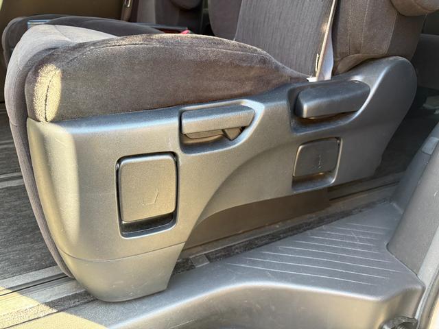 アルファード 240S ETC ナビ TV クリアランスソナー 両側スライド・片側電動 オートライト HID スマートキー 後席モニター 3列シート CVT アルミホイール CD USB Bluetooth 盗難防止システム(40枚目)