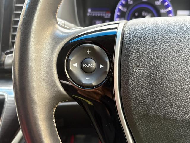 オデッセイ アブソルート・20thアニバーサリー ETC ナビ TV オートクルーズコントロール レーンアシスト 衝突被害軽減システム 両側電動スライドドア オートライト LEDヘッドランプ スマートキー アイドリングストップ 3列シート(6枚目)