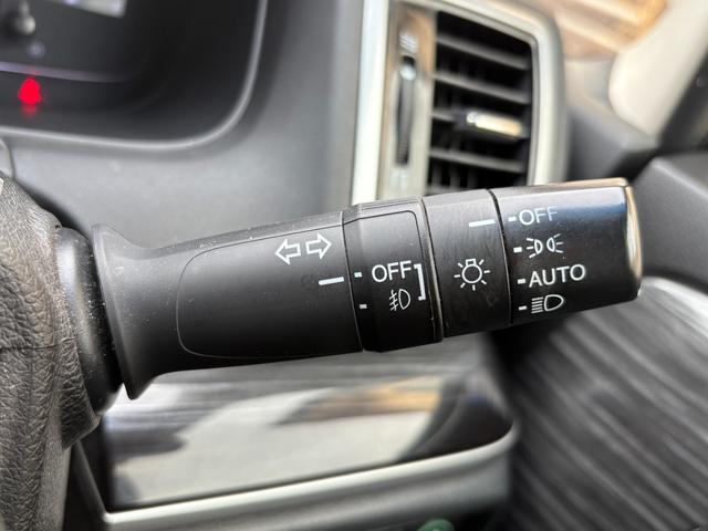 オデッセイ アブソルート・20thアニバーサリー ETC ナビ TV オートクルーズコントロール レーンアシスト 衝突被害軽減システム 両側電動スライドドア オートライト LEDヘッドランプ スマートキー アイドリングストップ 3列シート(27枚目)